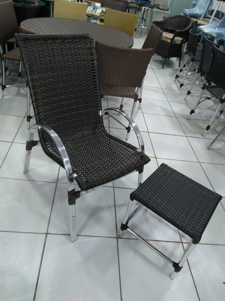 Cadeira de descanso BUZIOS  + mesa de centro